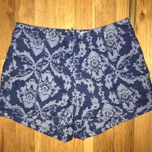 Patterned high rise short shorts